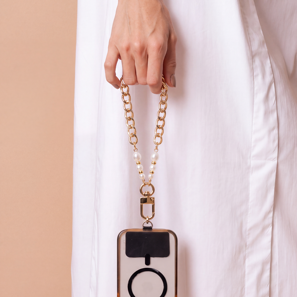 Vintage‑Style Faux Pearl Chain Phone Wrist Strap
