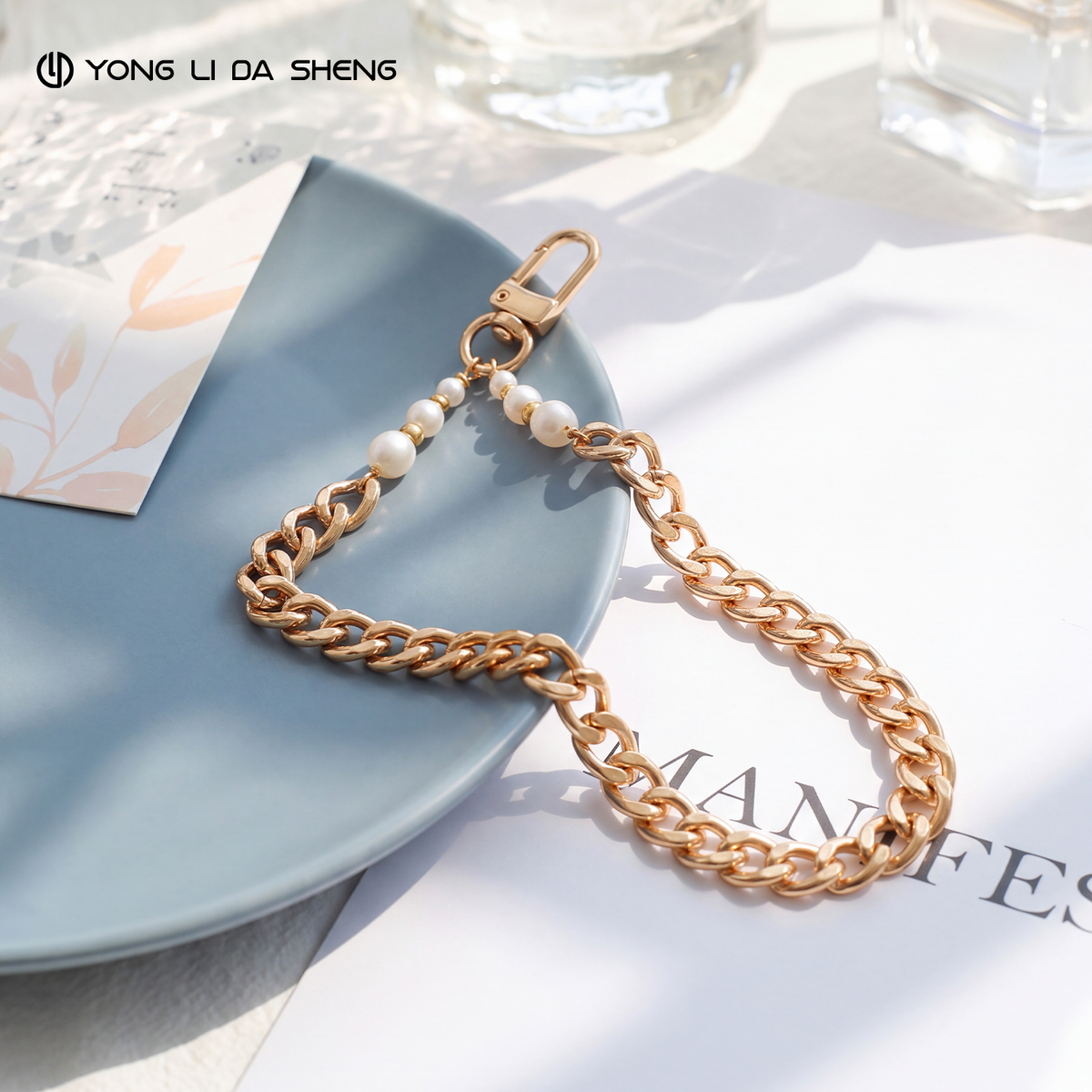Vintage‑Style Faux Pearl Chain Phone Wrist Strap